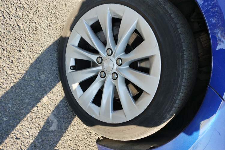 Used Tesla Model S 2017 S 100D Right Front Wheel Hub