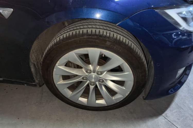 Used Tesla Model S 2017 S 75D Standard Range Edition Right Front Wheel Hub