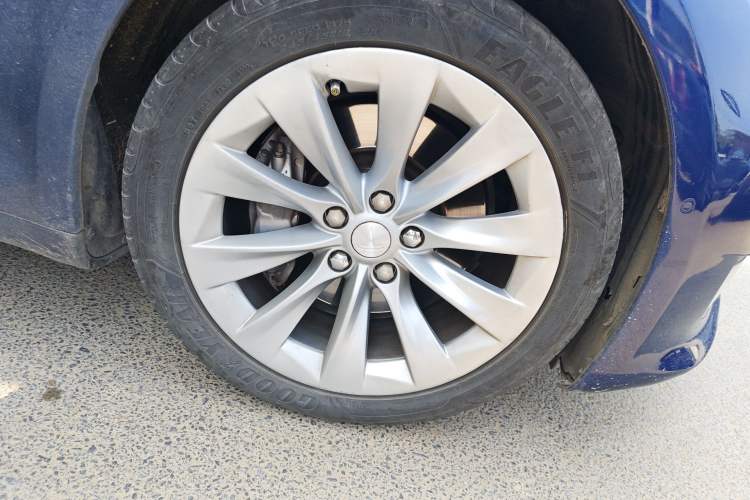 Used Tesla Model S 2017 S 75 Right Front Wheel Hub