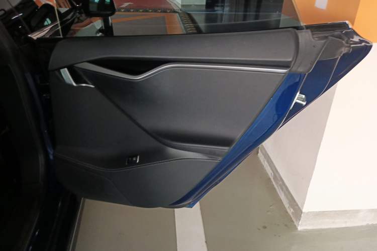 Used Tesla Model S 2017 S 75D Standard Range Edition Right Rear Door Interior