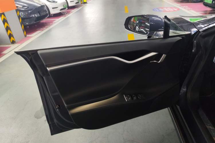 Used Tesla Model S 2017 S 75D Standard Range Edition Left Front Door Interior