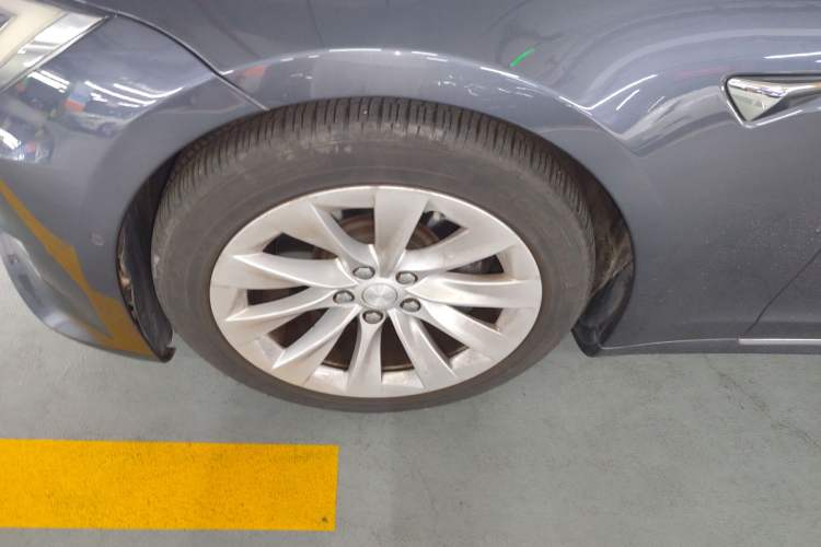 Used Tesla Model S 2017 S 75D Standard Range Edition Left Front Wheel Hub