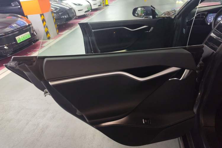 Used Tesla Model S 2017 S 75D Standard Range Edition Left Rear Door Interior