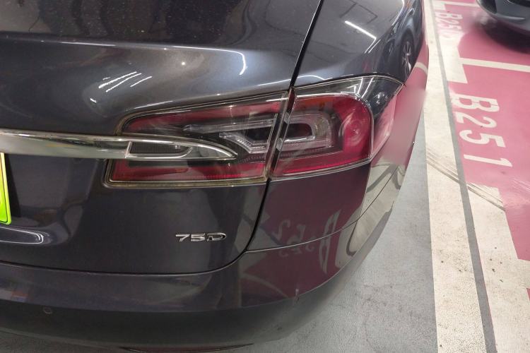Used Tesla Model S 2017 S 75D Standard Range Edition Right Rear Taillight