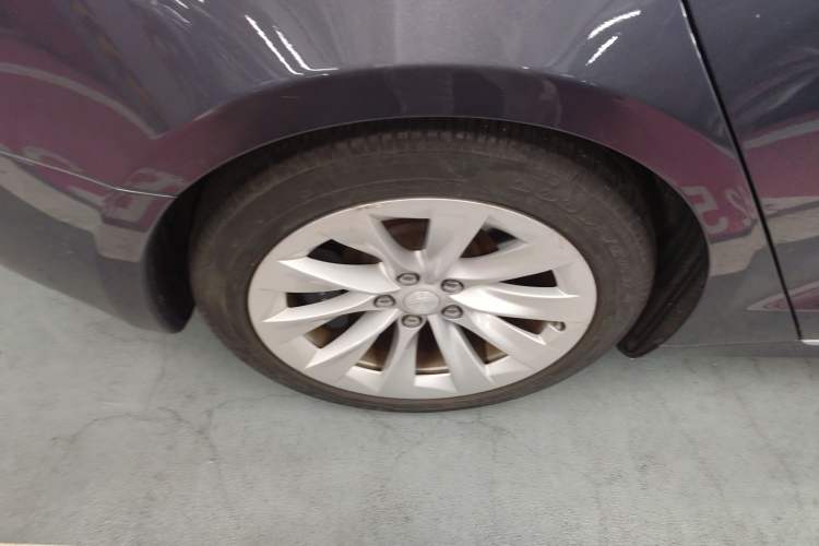Used Tesla Model S 2017 S 75D Standard Range Edition Right Rear Wheel Hub