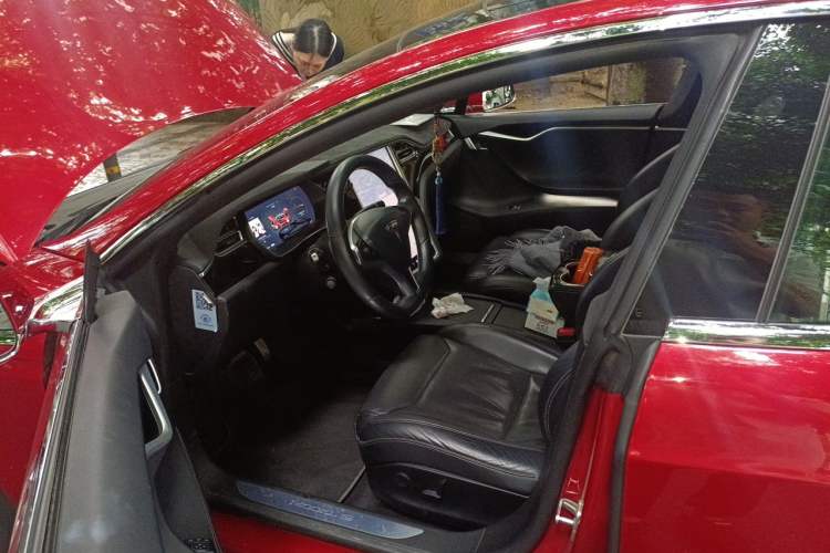 Used Tesla Model S  Driver Seat