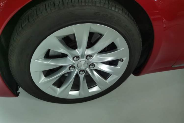 Used Tesla Model S 2017 S 75D Standard Range Edition Left Front Wheel Hub