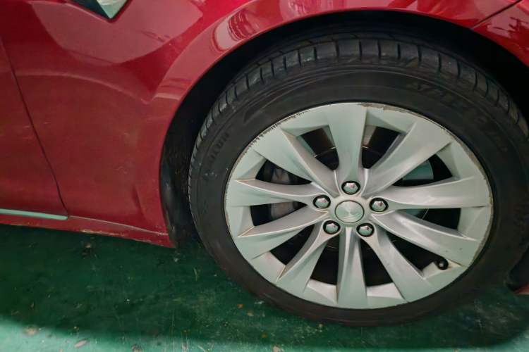 Used Tesla Model S 2017 S 75D Standard Range Edition Right Front Wheel Hub
