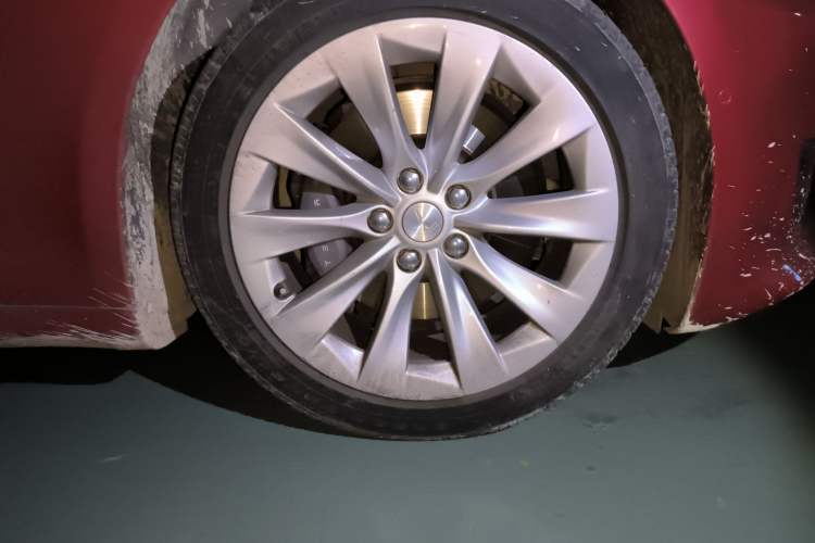 Used Tesla Model S 2017 S 75 Right Front Wheel Hub