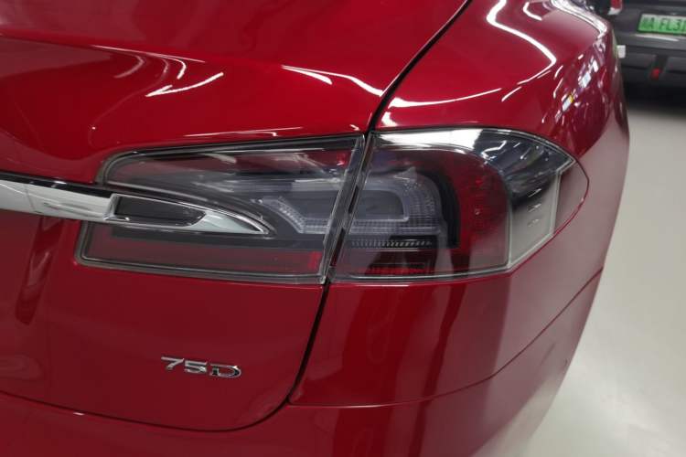 Used Tesla Model S 2017 S 75D Standard Range Edition Right Rear Taillight