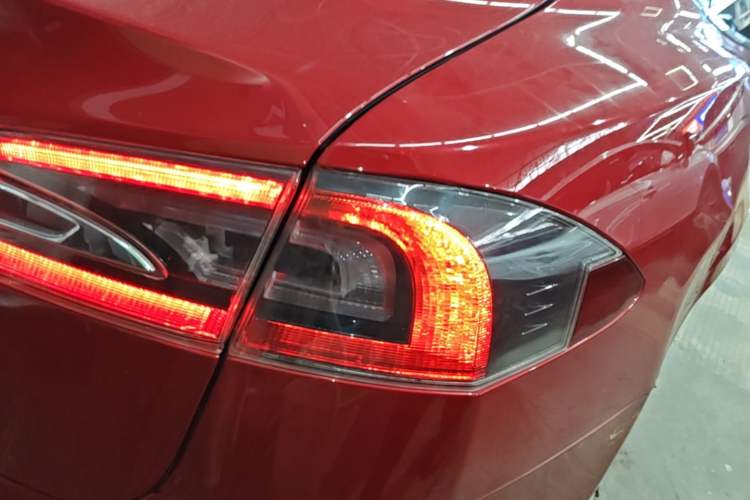 Used Tesla Model S 2017 S 75D Standard Range Edition Right Rear Taillight
