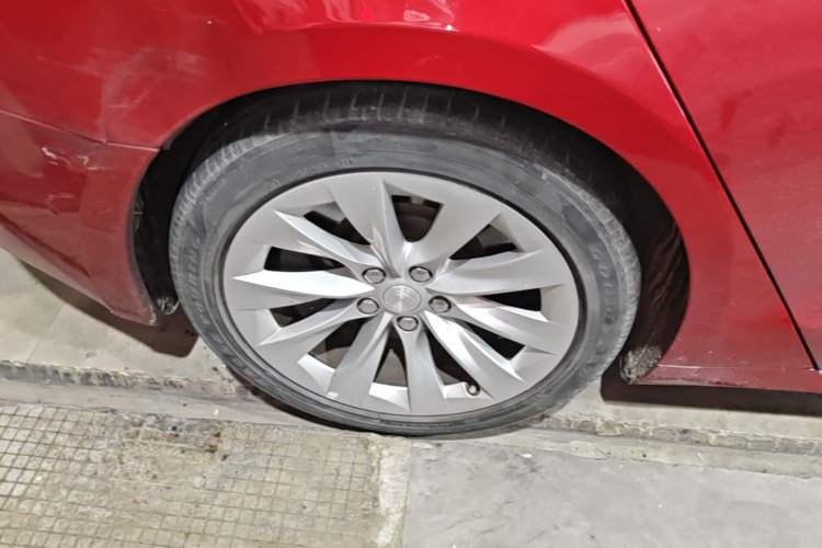Used Tesla Model S 2017 S 75D Standard Range Edition Right Rear Wheel Hub