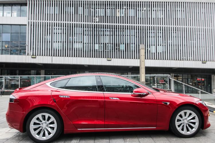 Used Tesla Model S 2017 S 75D Standard Range Edition Right Side