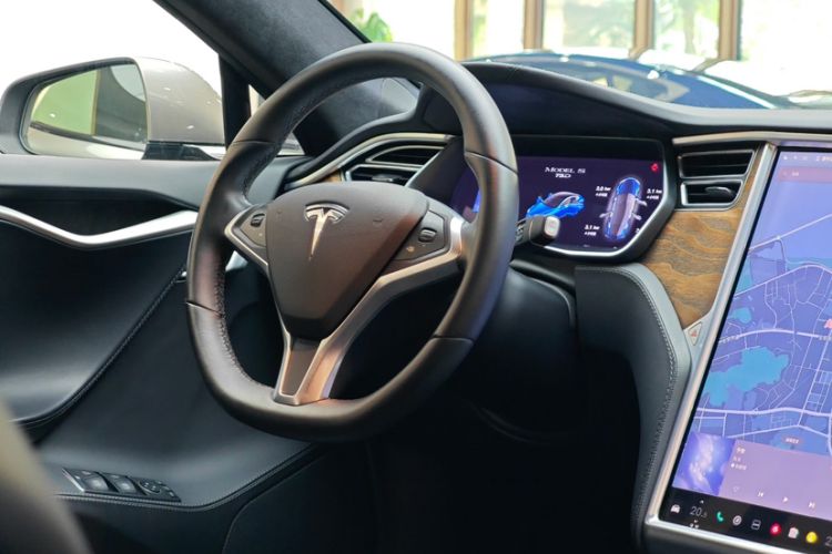 Used Tesla Model S 2017 S 75D Standard Range Edition Interior 1