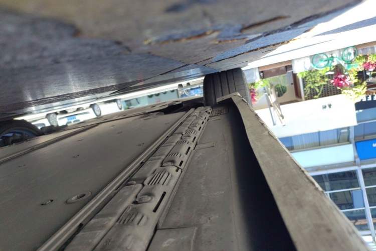 Used Tesla Model S 2017 S 75D Standard Range Edition Chassis Front Left