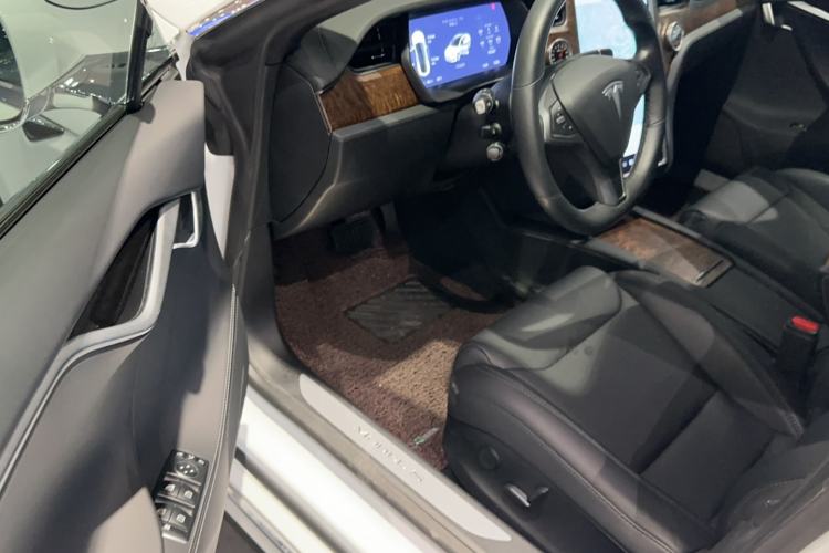 Used Tesla Model S 2017 S 75D Standard Range Edition Interior 2