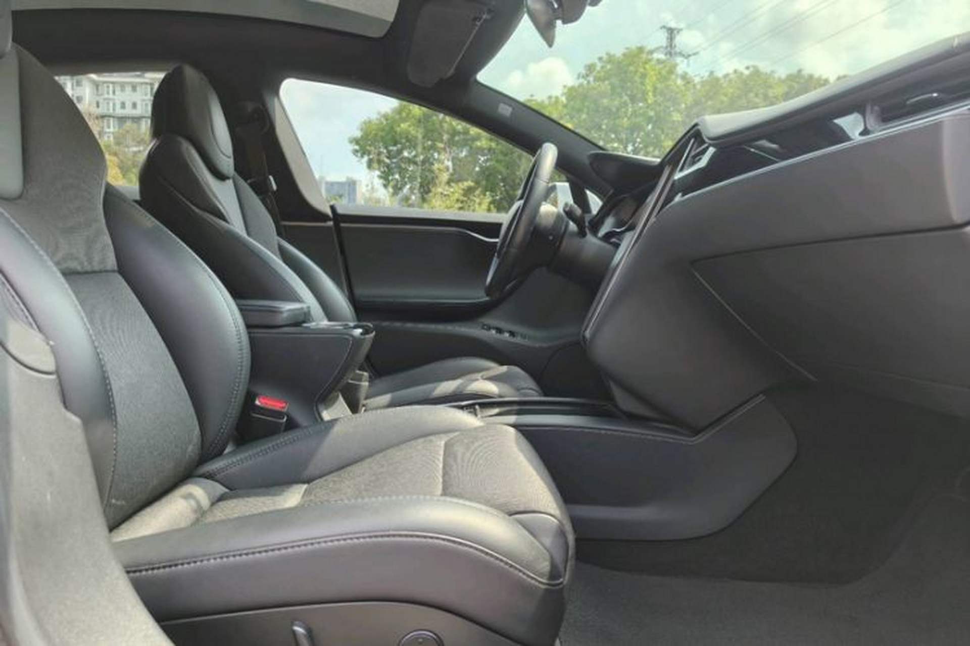 Used Tesla Model S 2017 S 75D Standard Range Edition Right Front Seat