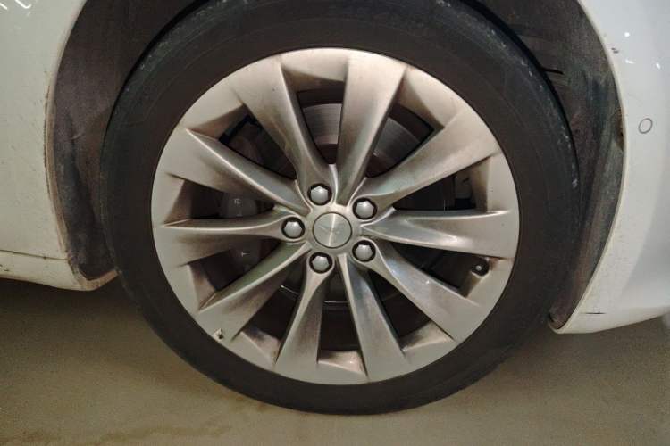 Used Tesla Model S 2017 S 75D Standard Range Edition Right Front Wheel Hub