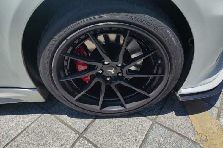 Used Tesla Model S 2017 S 75D Standard Range Edition Right Front Wheel Hub