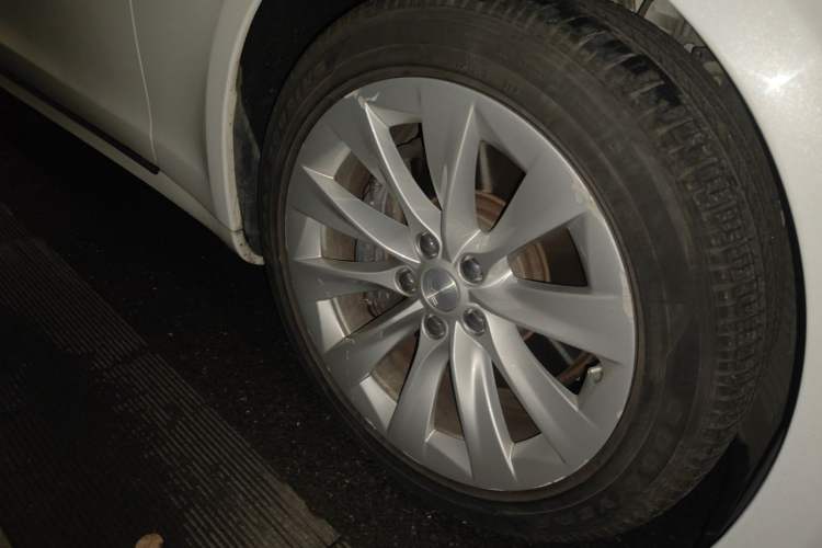 Used Tesla Model S 2017 S 100D Right Front Wheel Hub