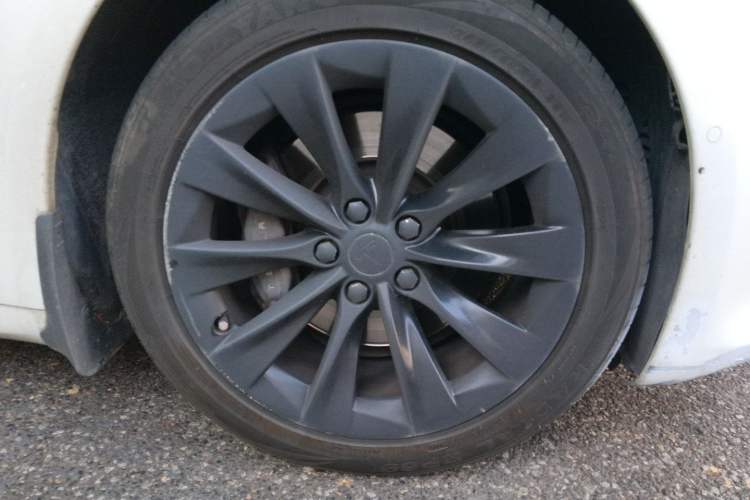 Used Tesla Model S 2017 S 100D Right Front Wheel Hub