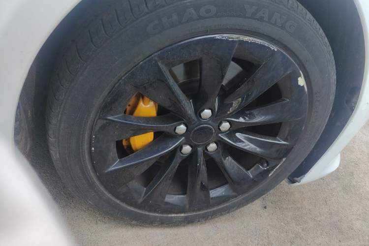 Used Tesla Model S 2017 S 75 Right Front Wheel Hub