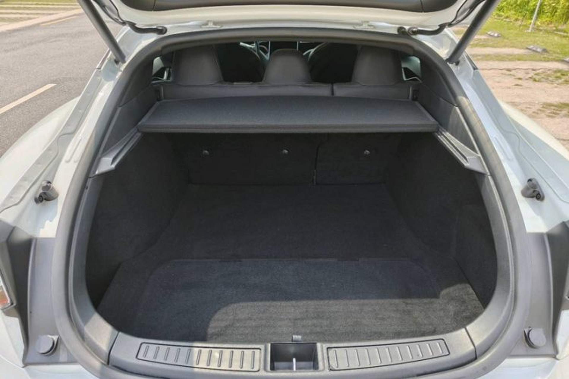 Used Tesla Model S 2017 S 75D Standard Range Edition Trunk