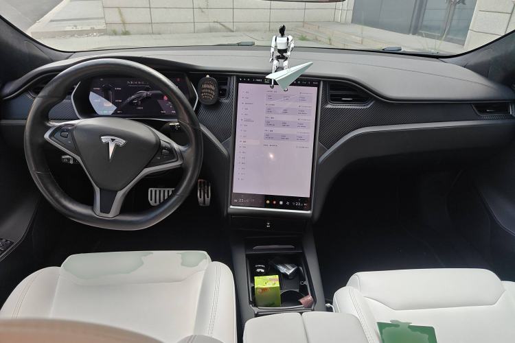 Used Tesla Model S 2019 Performance High-Performance Edition Center Console