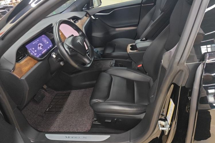 Used Tesla Model S 2019 Long-Range Version Left Front Seat