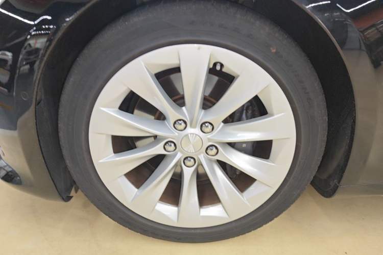 Used Tesla Model S 2019 Long-Range Version Left Front Wheel Hub