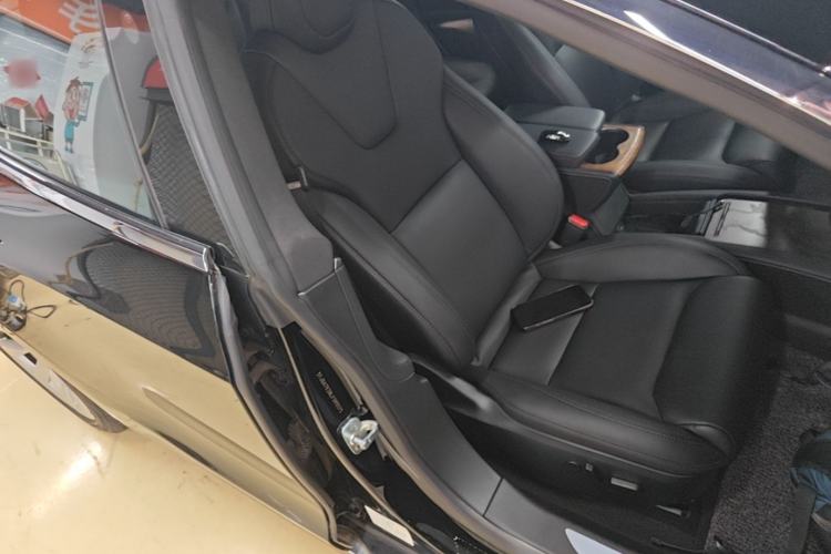 Used Tesla Model S 2019 Long-Range Version Right Front Seat