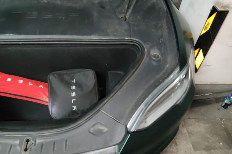 Used Tesla Model S 2019 Long-Range Version Engine Bay Left