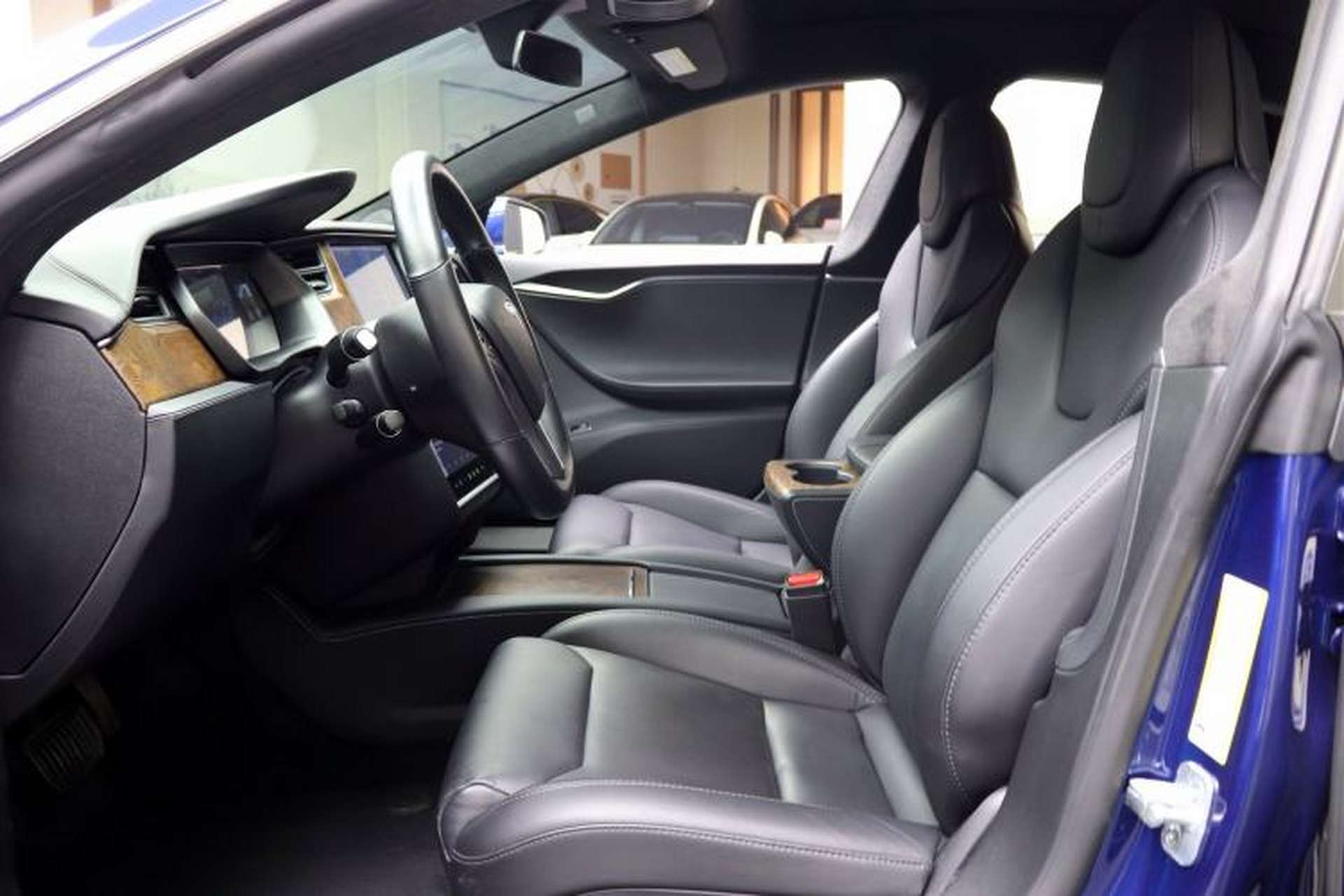 Used Tesla Model S 2019 Long-Range Version Interior 2