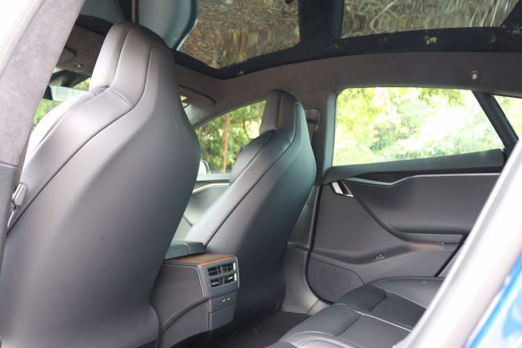 Used Tesla Model S 2019 Long-Range Version Interior 3