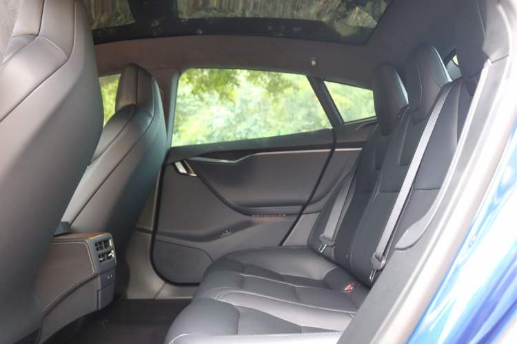 Used Tesla Model S 2019 Long-Range Version Interior 4