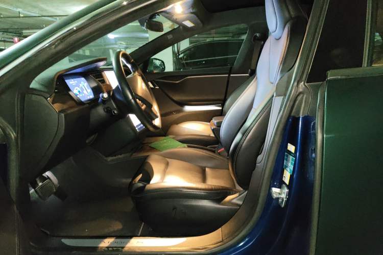 Used Tesla Model S 2019 Long-Range Version Left Front Seat