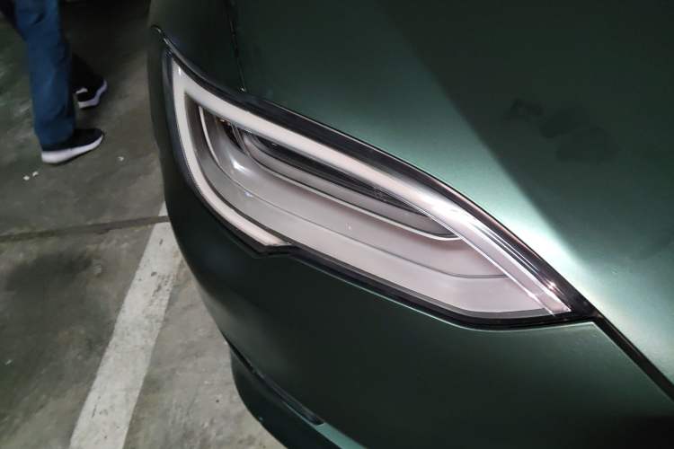 Used Tesla Model S 2019 Long-Range Version Right Front Headlight