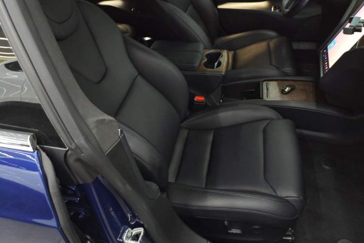 Used Tesla Model S 2019 Long-Range Version Right Front Seat