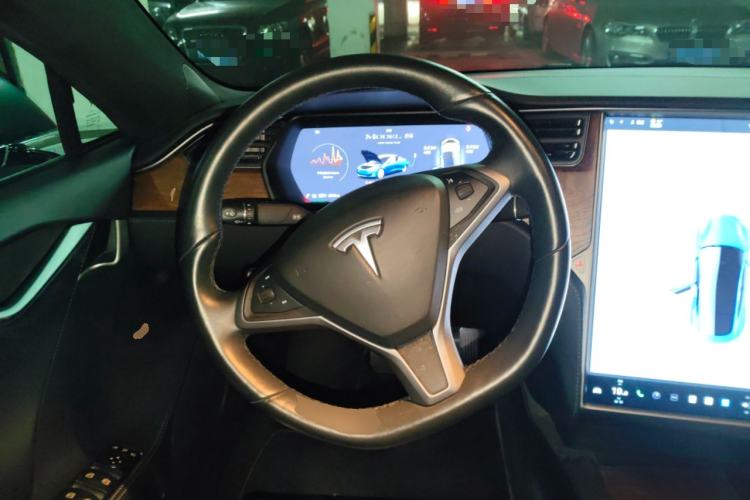 Used Tesla Model S 2019 Long-Range Version Steering Wheel