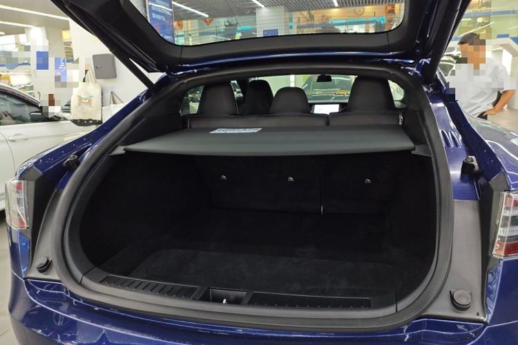 Used Tesla Model S 2019 Long-Range Version Trunk