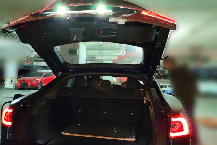 Used Tesla Model S 2019 Long-Range Version Trunk