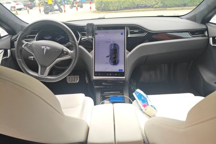 Used Tesla Model S 2019 Performance High-Performance Edition Center Console
