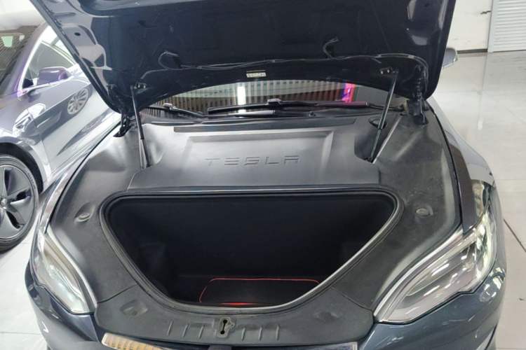 Used Tesla Model S 2019 Long-Range Version Engine Bay