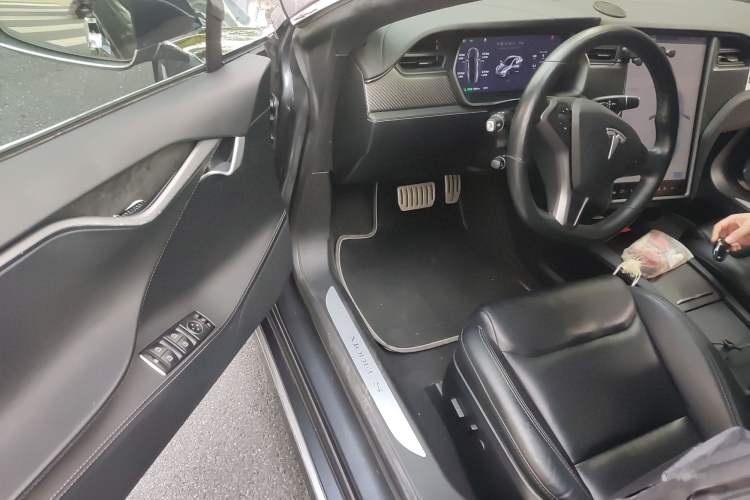 Used Tesla Model S 2019 Performance High-Performance Edition Interior 3