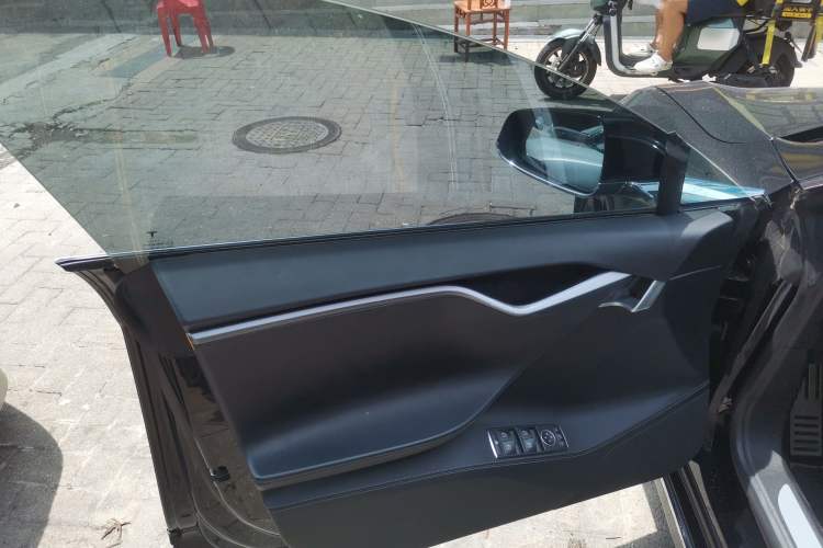 Used Tesla Model S 2019 Long-Range Version Interior 7