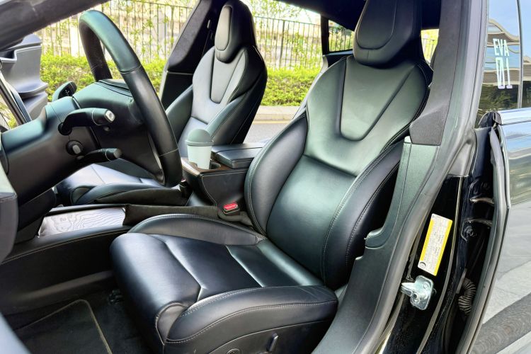 Used Tesla Model S 2019 Long-Range Version Left Front Seat