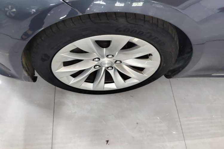 Used Tesla Model S 2019 Long-Range Version Left Front Wheel Hub