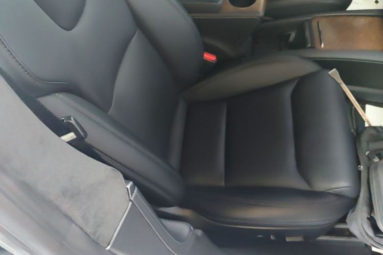 Used Tesla Model S 2019 Long-Range Version Right Front Seat