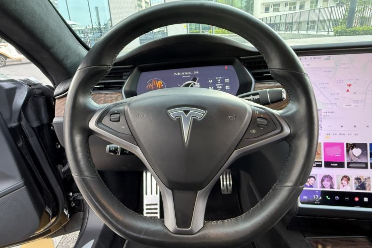 Used Tesla Model S 2019 Long-Range Version Steering Wheel