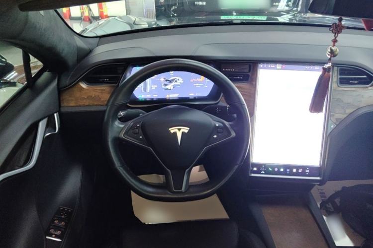 Used Tesla Model S 2019 Long-Range Version Steering Wheel